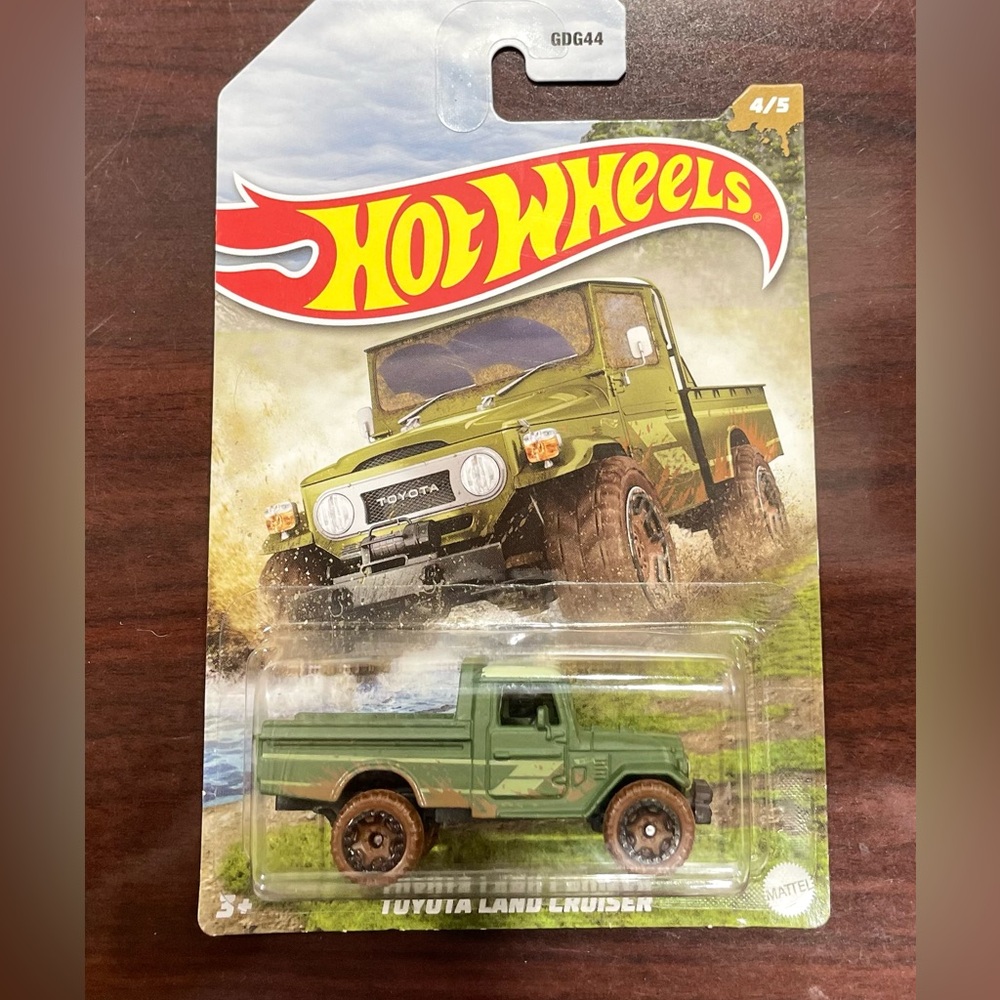 Hot Wheels 2022 Toyota Land Cruiser #4/5 - Mud Runners NIP